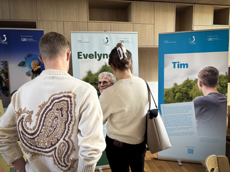 2025 04 26 27 Ausstellung Trauerwee-7