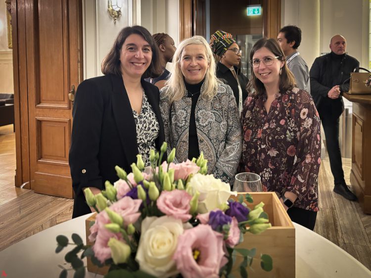 2025 12 15 30 Joer MEGA 01