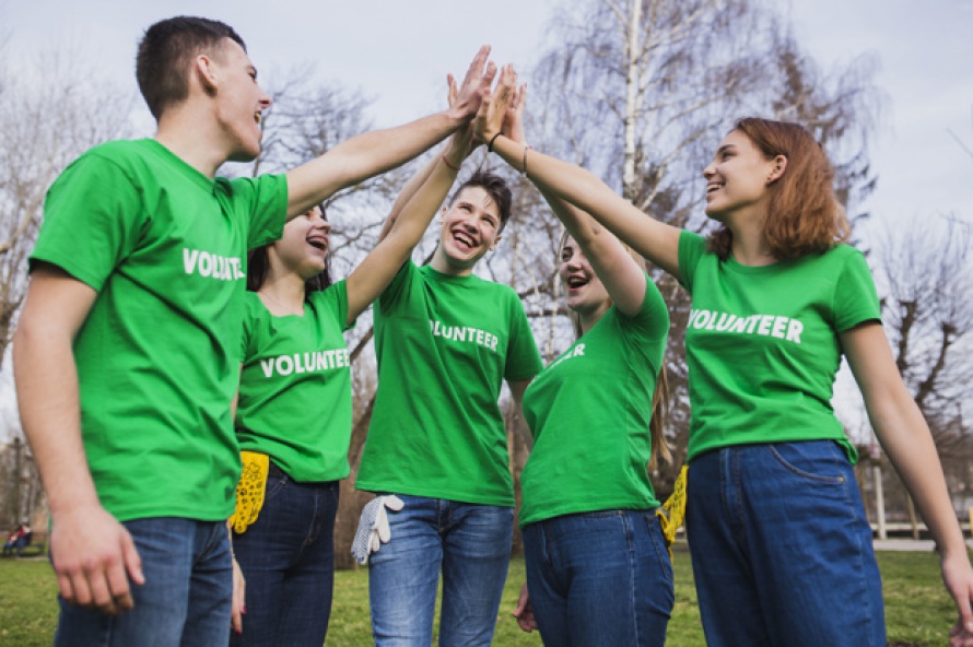 eco-concept-with-group-volunteers 23-2147807208 eco-concept-with-group-volunteers 23-2147807208